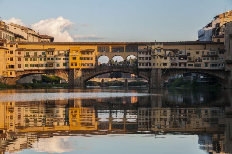 Ponte Vecchio visto dall'Arno